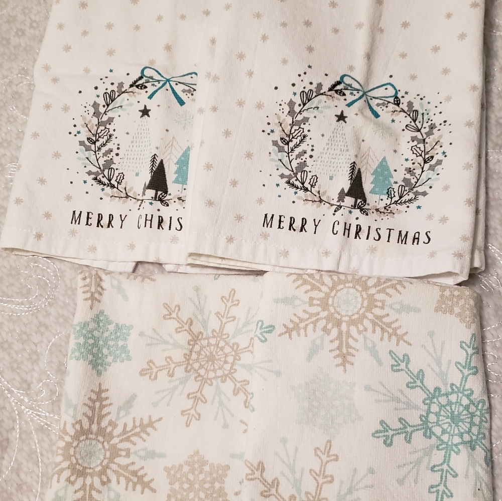 Set of 4 Christmas hand towels